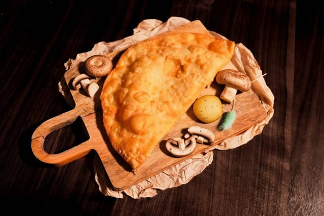 Cheburek cu cartofi si ciuperci - Patiseria | Cafenea | Brutarie Con Gusto Bakery in Chișinău