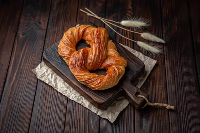 Covrig polonez cu zahar - Patiseria | Cafenea | Brutarie Con Gusto Bakery in Chișinău