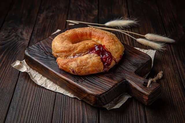 Plăcintă cu vișină - Patiseria | Cafenea | Brutarie Con Gusto Bakery in Chișinău
