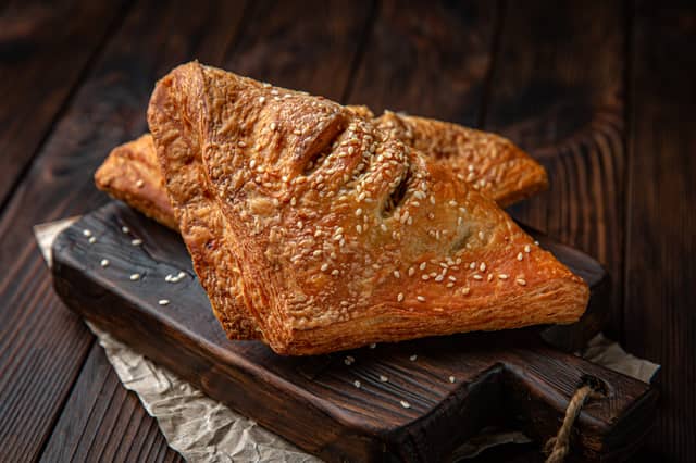 Samsa cu carne de pui - Patiseria | Cafenea | Brutarie Con Gusto Bakery in Chișinău
